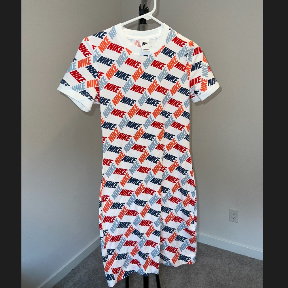 Nike Women's body con shirt dress
